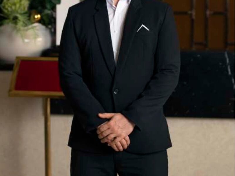 Jacket and Suit for fFront Desk